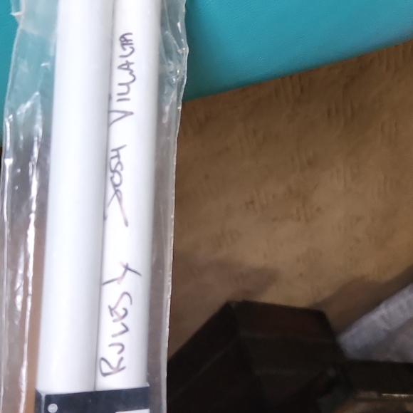 Vic signed drumsticks - Picture 2 of 3